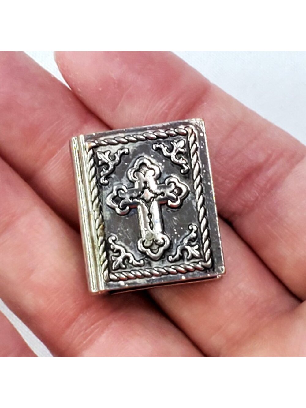 Vintage Silver Tone Metal Holy Bible Pill Box 1 inch by 1 inch Double Sided